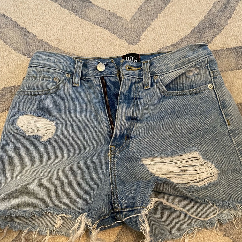 URBAN OUTFITTERS BDG girl friend jean shorts